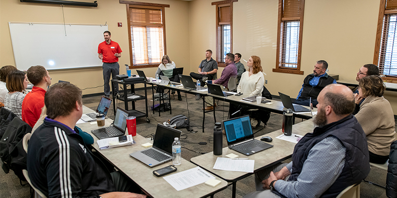 Meeting of Accelerate Siouxland's 2021-22 cohort