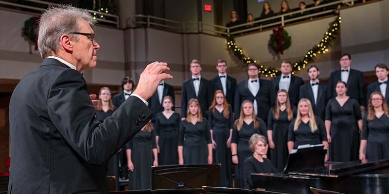 The A cappella Choir performs at Christmas Vespers